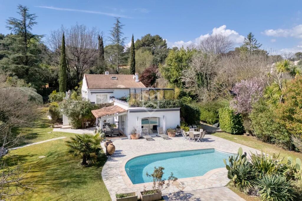 Main image of property: Provence-Alps-Cote d`Azur, Alpes-Maritimes, Roquefort-Les-Pins