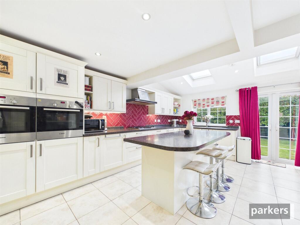 4 bed detached - Conisboro Avenue, Caversham, Reading, Berkshire, RG4 image 2