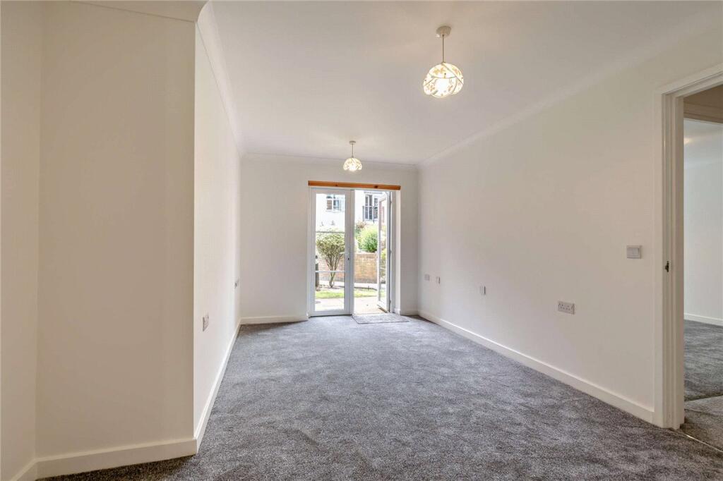 Bluecoats, Thatcham, Berkshire, RG18 - View 5