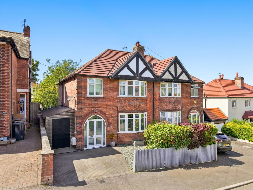 Main image of property: Cowper Road, Woodthorpe, Nottingham, Nottinghamshire, NG5 4FZ