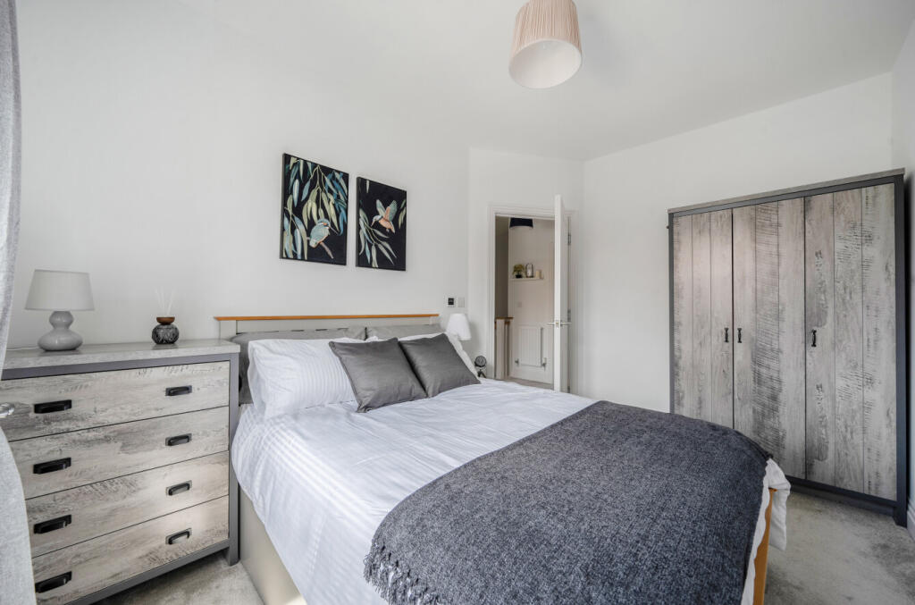Ferris Green, Warfield, Bracknell, Berkshire, RG42 - More