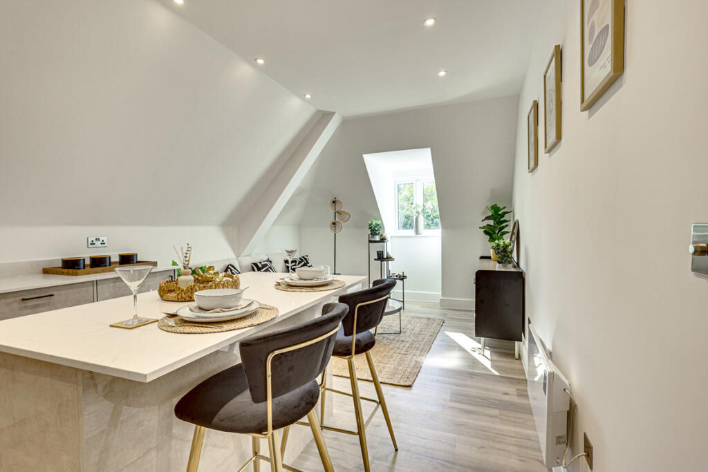 Apartment in Castle Point, Bread and Cheese Hill, Benfleet - View 5
