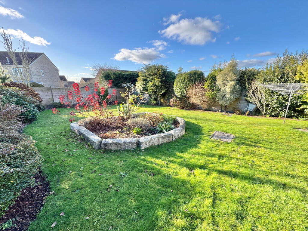 12, Brockton Gardens photo 2
