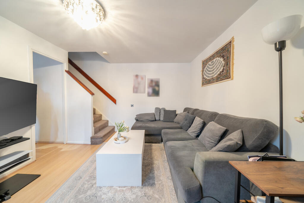 House in London - View 2