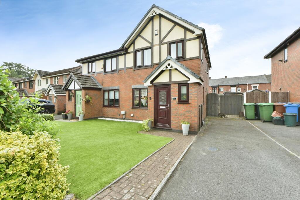 Main image of property: Watersheddings Way, Watersheddings, Oldham, OL4