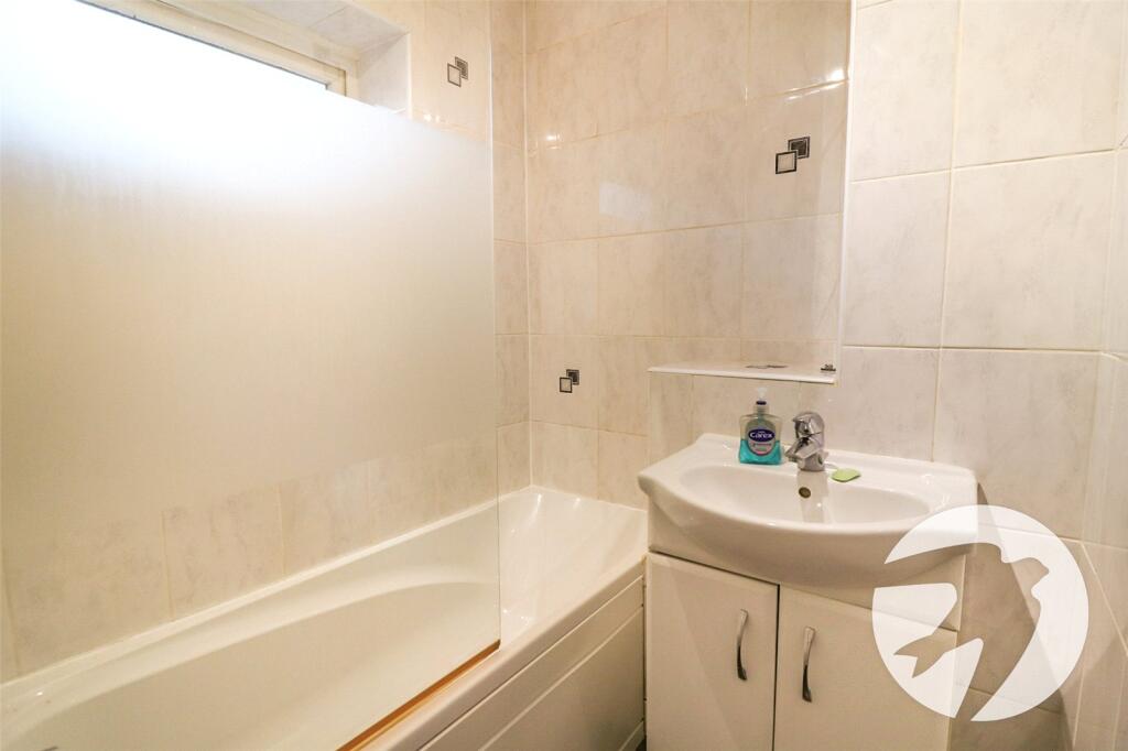 Sun Court, Erith, DA8 photo 4