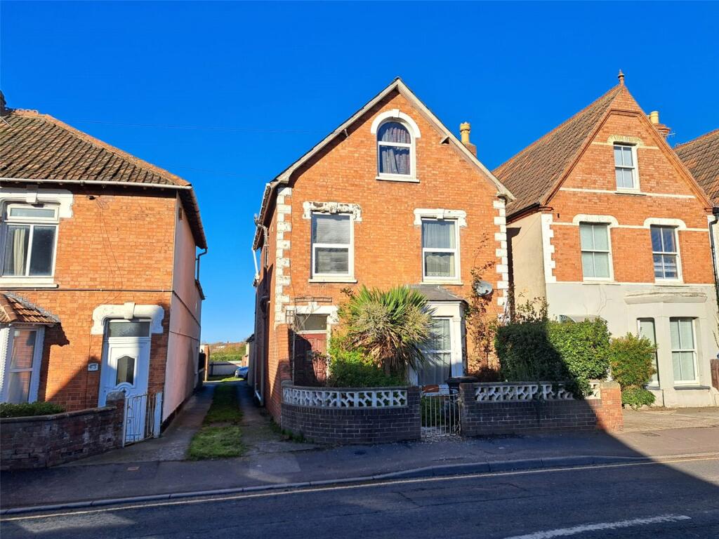 4-bed detached on Huntspill Road, Highbridge, Somerset, TA9, £195,000