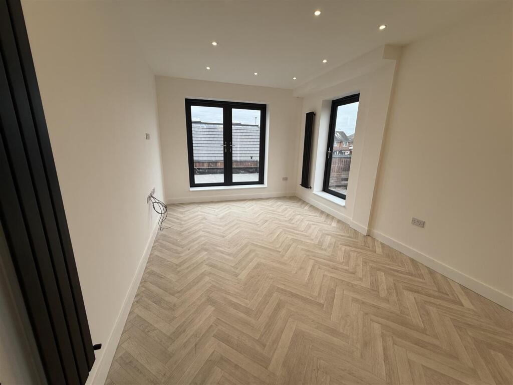 Apartment in Sandwell, West Midlands - View 4