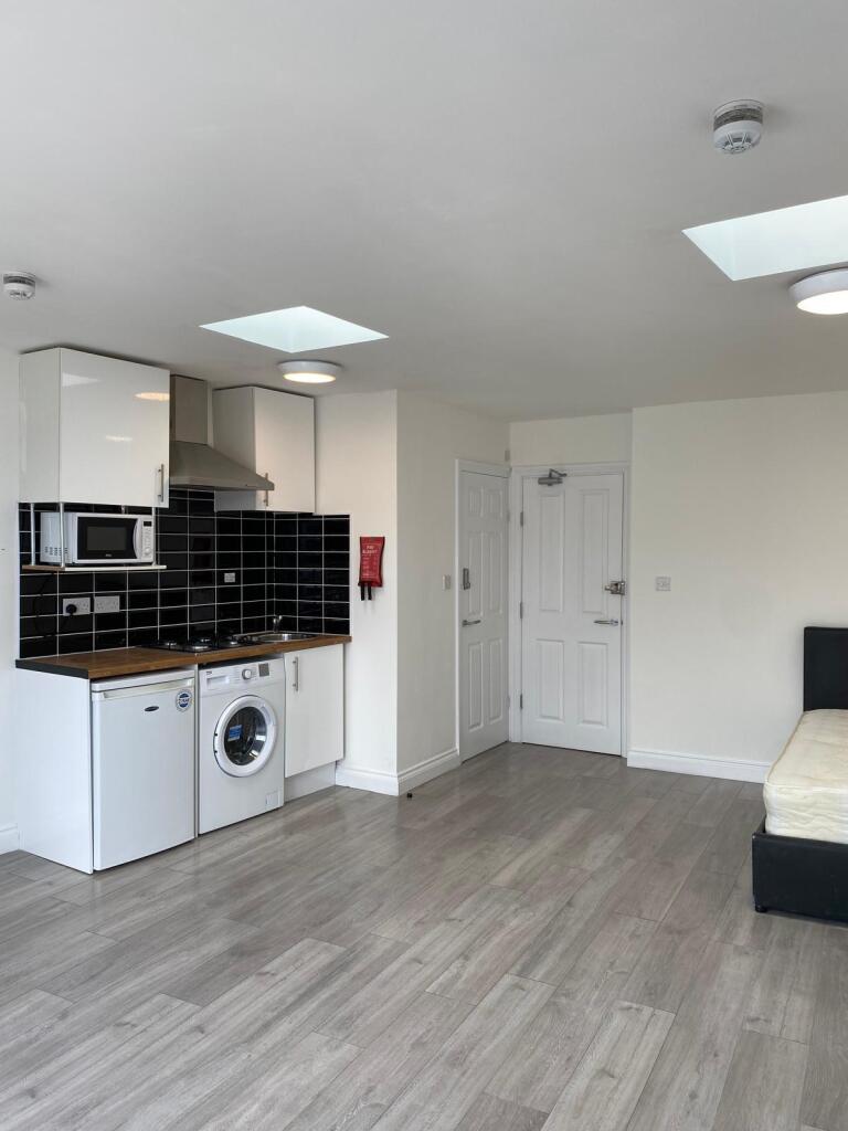 Studio flat for rent