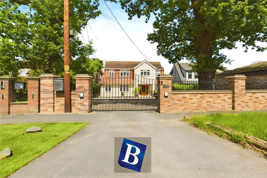 4-bed detached on Nags Head Lane, Brentwood, Essex, CM14, £900,000