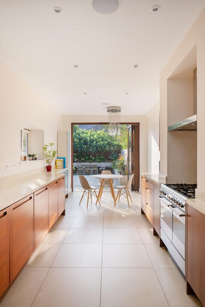 House in London, Brondesbury Park, Brondesbury - View 6