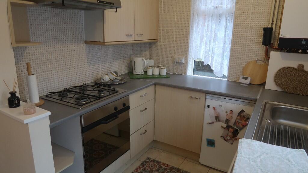 Central Avenue, Newbridge, NP11 photo 5