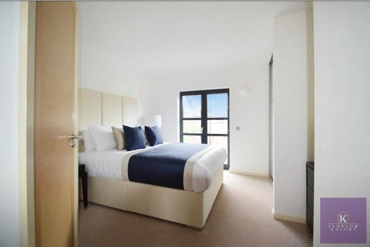 Apartment in London, West Kensington - View 3