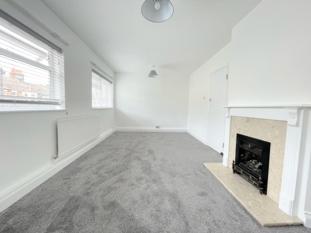 Apartment in Ilford - View 4