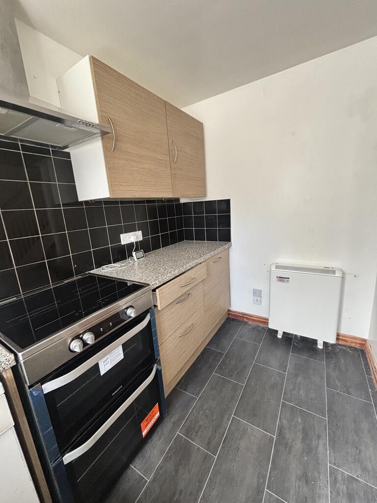 House in Ashfield, Hucknall - View 4