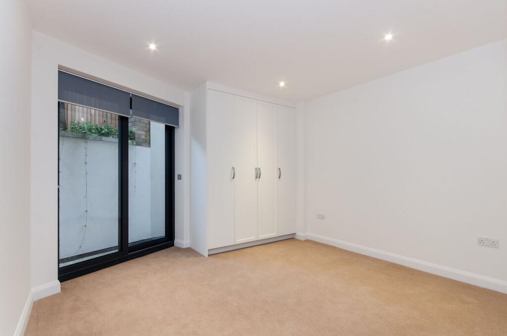 Apartment in London - View 5
