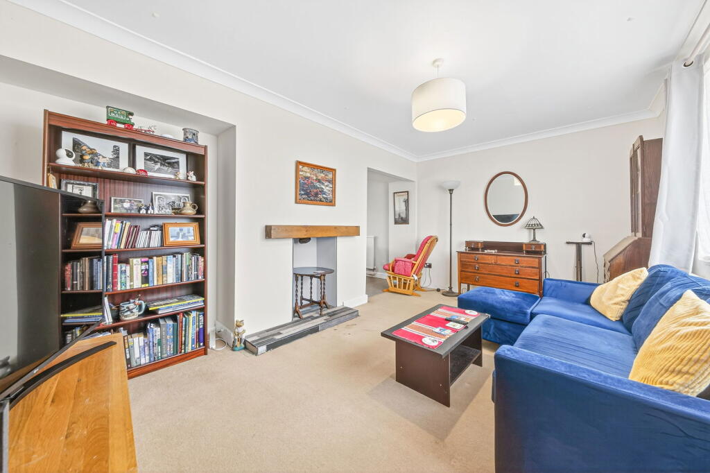 Alexander Place, Irthlingborough, NN9 5UX photo 4