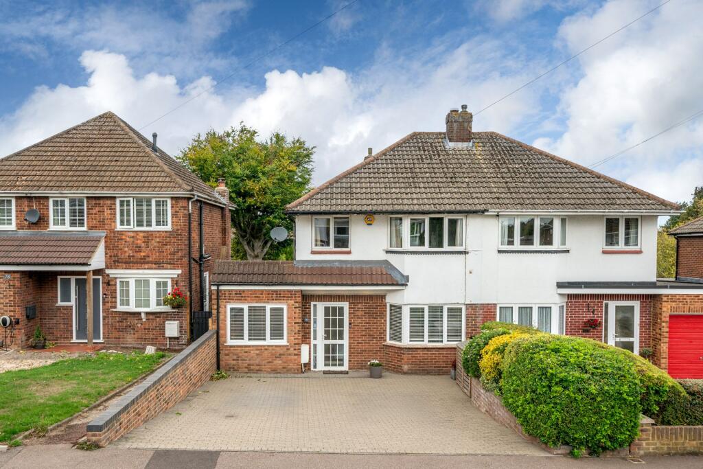 Main image of property: Canesworde Road, Dunstable, LU6