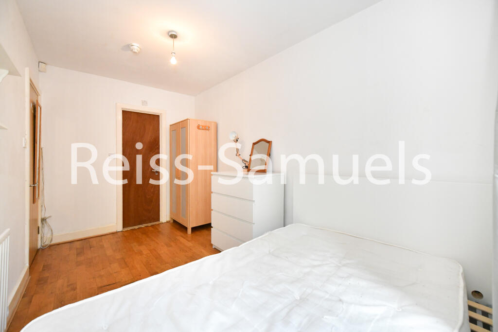 6 bedroom town house for rent