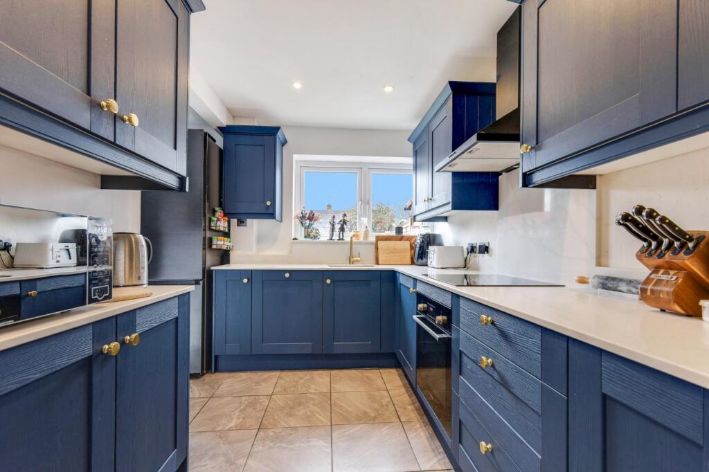 Falkenham Rise, Basildon, Essex, SS14 photo 3