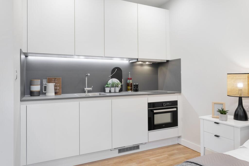 Apartment in Sutton - View 3