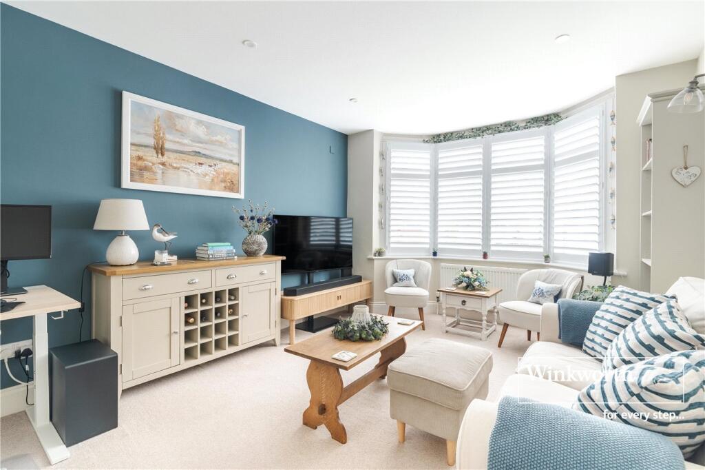 Apartment in Christchurch, Pokesdown, Bournemouth - More