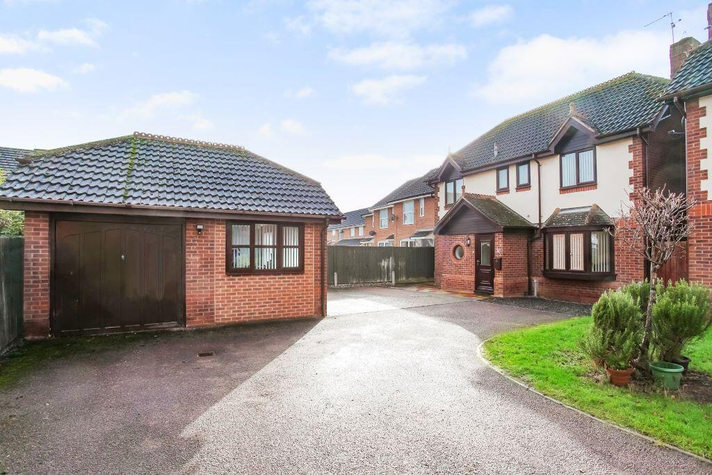 4-bed detached on Woburn Close, Banbury, £450,000