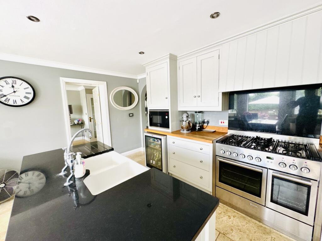 House in Hart, Hartley Wintney - View 3