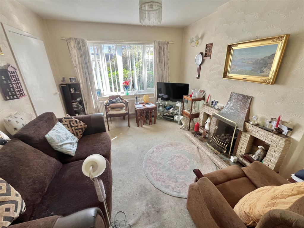 Arnesby Avenue, Sale photo 4