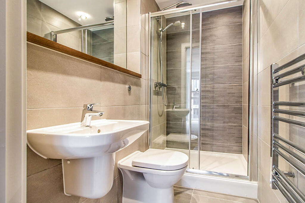 Apartment in Salford, Ordsall - More