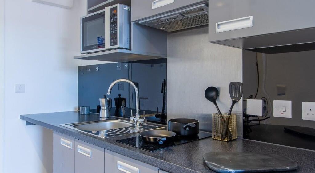 Apartment in Birmingham, West Midlands - View 3