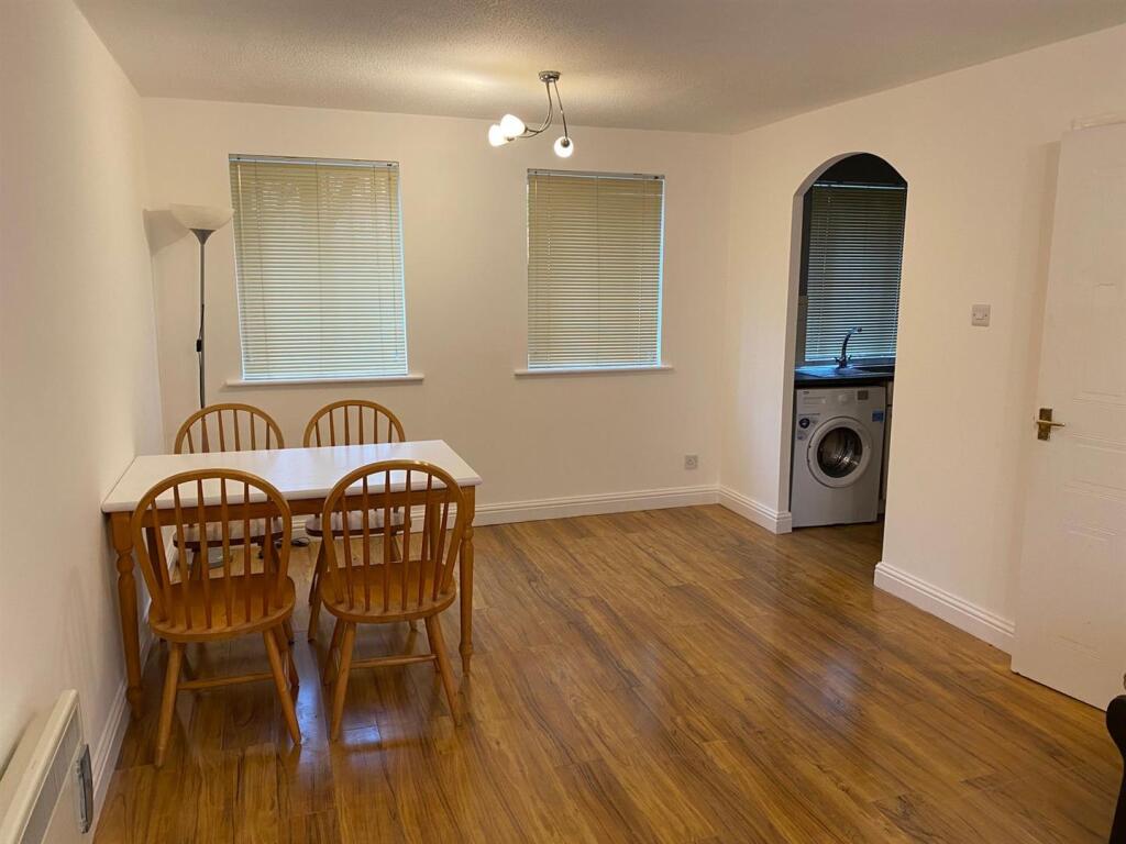 Apartment in Manchester, Hulme - View 2