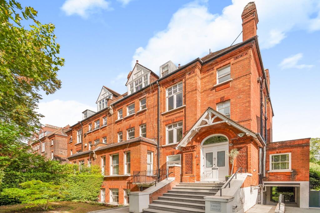 Apartment in London - More