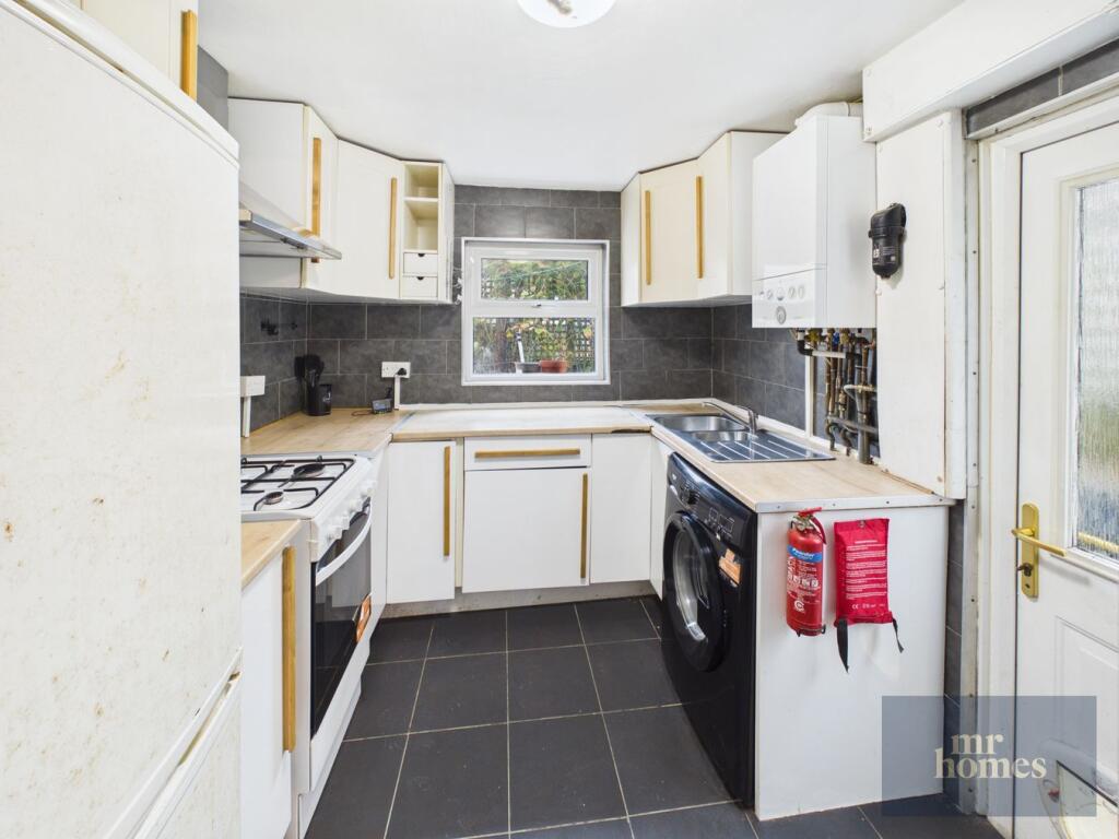 House in Cardiff, Grangetown - View 4