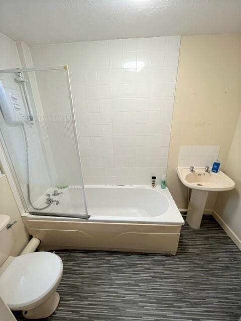 Apartment in Rochdale, Greater Manchester - View 4