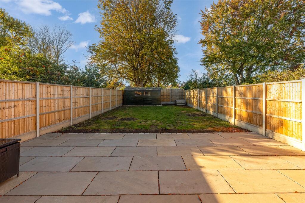 Portland Close, Bedford, Bedfordshire, MK41 photo 4