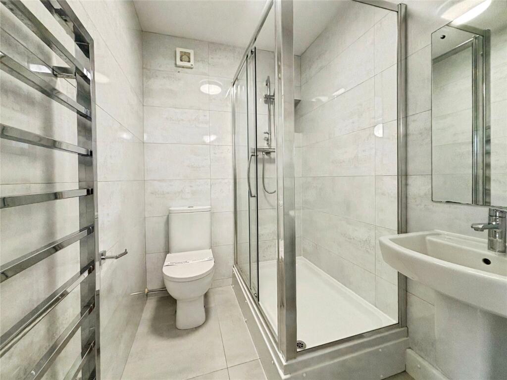 Apartment in Southampton - View 5