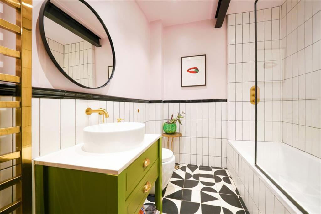 Apartment in London - More