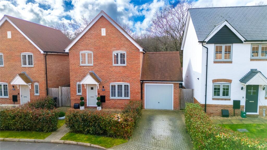 Main image of property: Ragmoor Close, Riseley, Reading, Hampshire, RG7