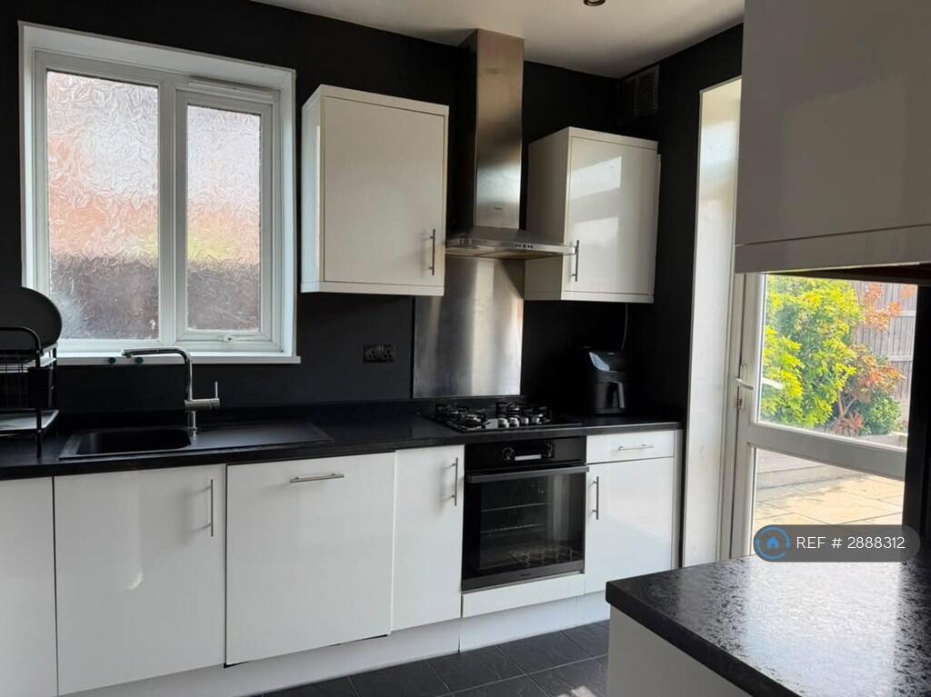 House in London - View 5