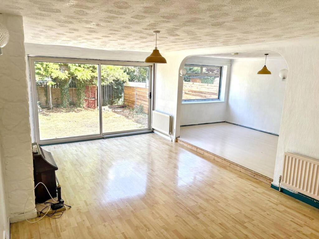 House in Luton - View 3