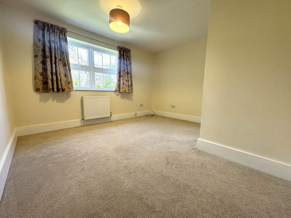 Davenport Place, Watlington photo 4