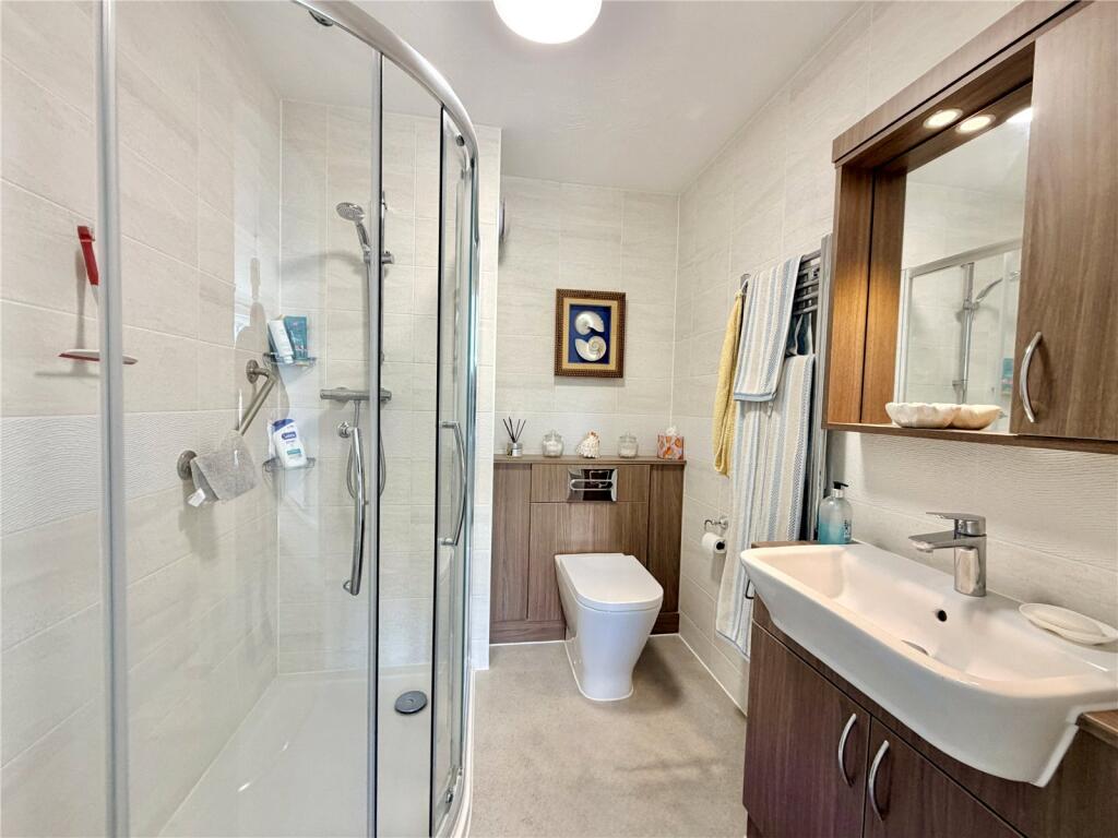 Apartment in Southampton - View 5