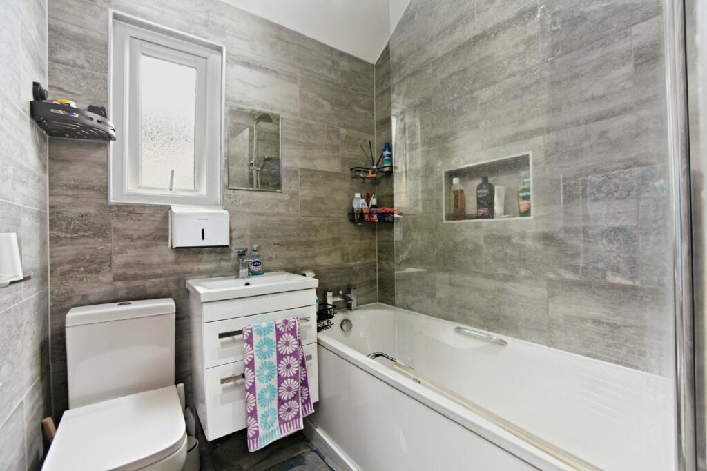 House in London - View 4