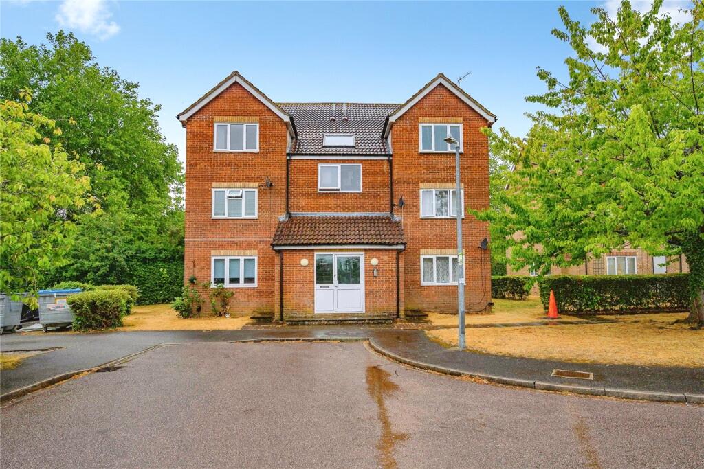 Main image of property: Milton Way, Houghton Regis, Dunstable, Bedfordshire, LU5