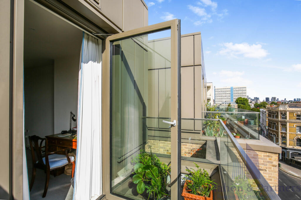 Apartment in London - More