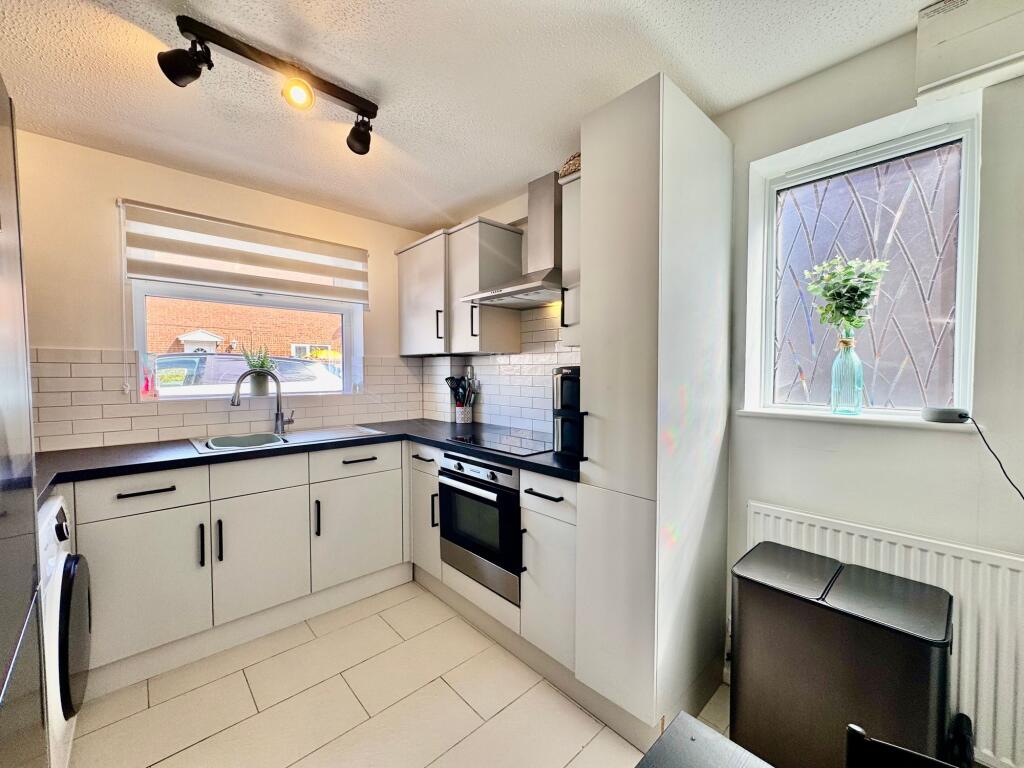 House in Luton - View 3