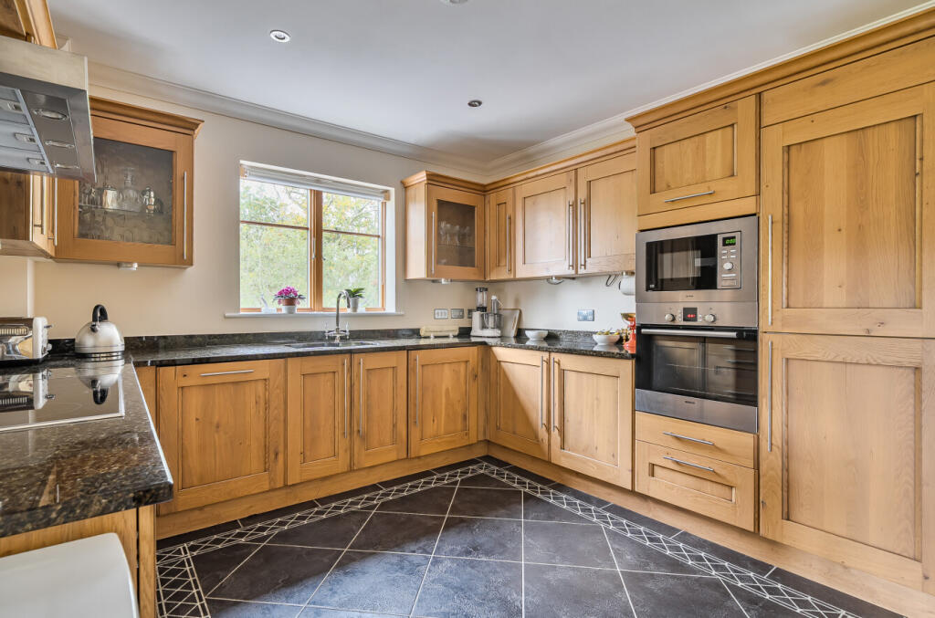 Salisbury Road, Sherfield English, Romsey, Hampshire, SO51 photo 2