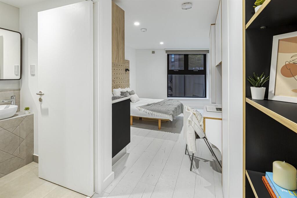 Main image of property: Node Limehouse, E14