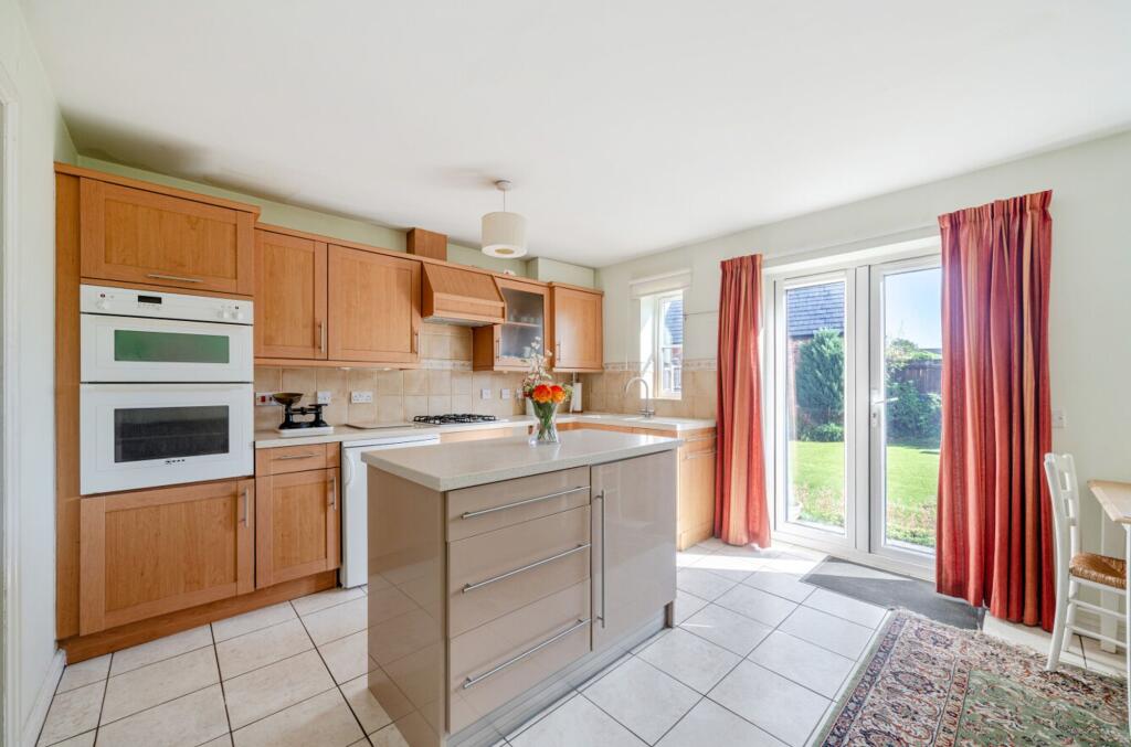 Prowse Close, Thornbury, BS35 photo 4